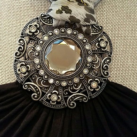 Embellished Top - Picture 4 of 8